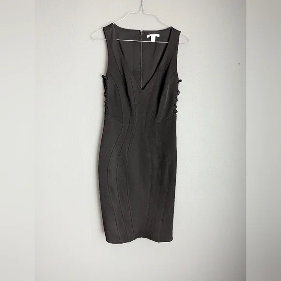 Zac By Zac Posen Black Cocktail Dress With V-neck Women's Size 2.